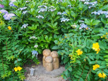 Ortanca ve Ryoen Jizo
