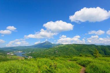 Mt.Tateshina ve göl Shirakaba