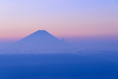 Mt.Fuji ve bulutlar deniz