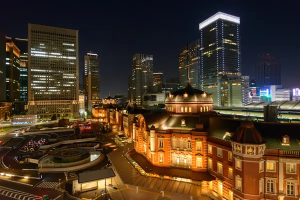 Nachtszene des Tokyobahnhofs — Stockfoto