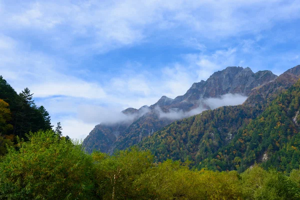 日本北部阿尔卑斯山的风景 — 图库照片