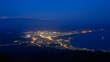 Mutsu şehrin gece çekimi