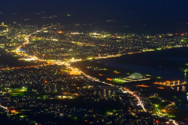 Mutsu şehrin gece çekimi