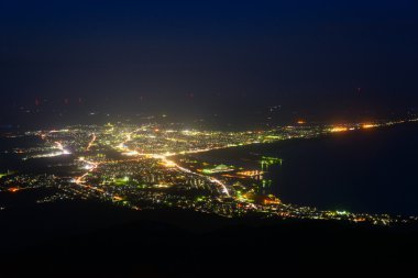 Mutsu şehrin gece çekimi