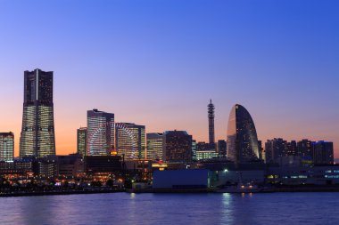 Alacakaranlık Minatomirai 21 alanında Yokohama, Japonya