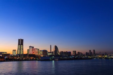Alacakaranlık Minatomirai 21 alanında Yokohama, Japonya