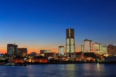 Alacakaranlık Minatomirai 21 alanında Yokohama, Japonya