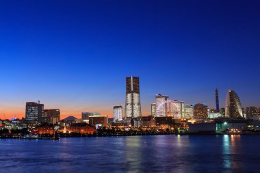Alacakaranlık Minatomirai 21 alanında Yokohama, Japonya