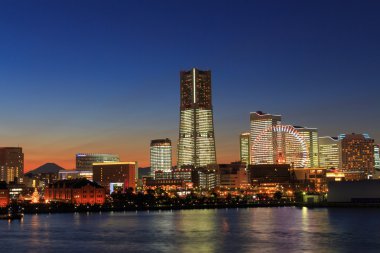 Alacakaranlık Minatomirai 21 alanında Yokohama, Japonya