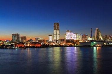 Alacakaranlık Minatomirai 21 alanında Yokohama, Japonya