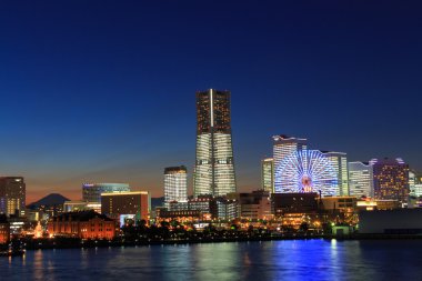 Alacakaranlık Minatomirai 21 alanında Yokohama, Japonya