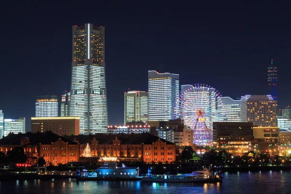 Japonya 'nın Yokohama şehrinde gece yarısı Minatomirai 21. — Stok fotoğraf
