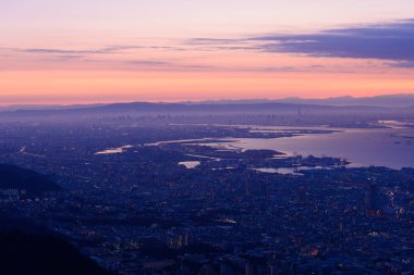 Osaka ve şafakta, Mt.Maya Kukuseidai görünümünden Kobe