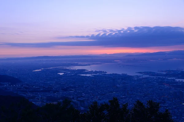 黎明时分的大阪和神户, 从玛雅山的库库塞代看风景 — 图库照片