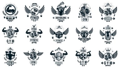 Spor amblemleri logolar veya halterli posterler dambıllar ve kas adam siluetleri vektör seti, atletik egzersiz teması, spor kulübü veya yarışma ödülleri.