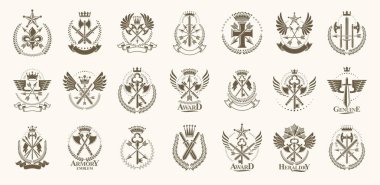Silah amblemi vektör amblemi büyük set, heraldik tasarım elementleri koleksiyonu, klasik tarz mühimmat sembolleri, antika bıçaklar cephanelik bileşimleri.