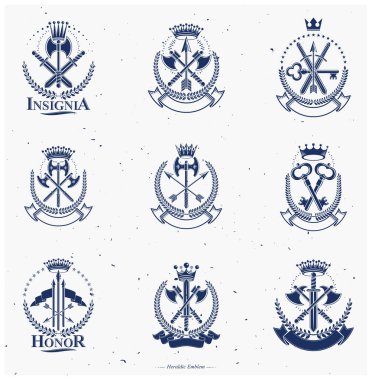 Vintage Silah Amblemleri ayarlandı. Hanedan arması, klasik vektör amblemleri koleksiyonu.