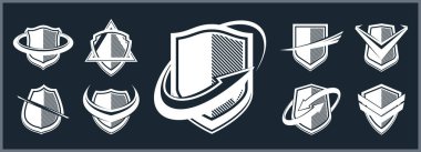 Farklı elementler vektör sembolleri, savunma ve güvenlik simgeleri, cephane amblemi koleksiyonu içeren klasik kalkan şekilleri.