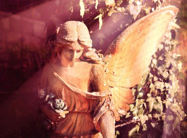 güneş ışığı (antik heykel altın melek)