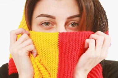 Güzel Alman futbol fan Ulusal renklerde portresi.