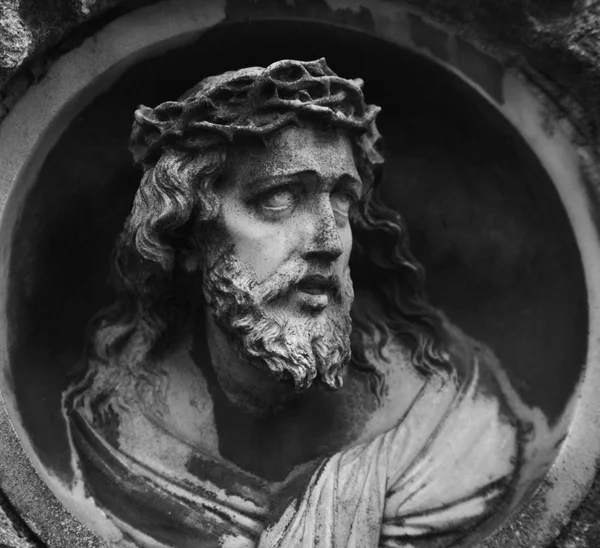 Rostro de Jesucristo corona de espinas (estatua ) —  Fotos de Stock