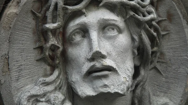 Visage de Jésus Christ couronne d'épines (fragment de statue antique — Photo