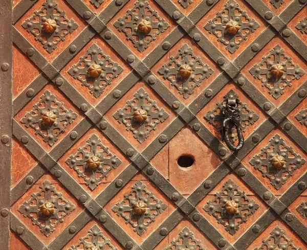 金属製の中世ヴィンテージ ドア背景 — ストック写真