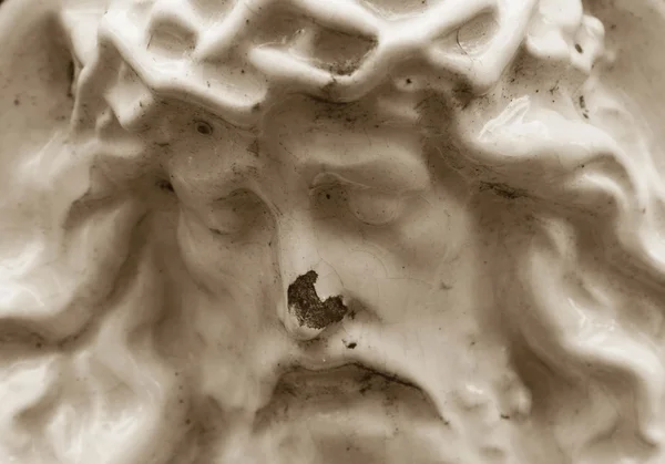 Лицо Иисуса Христа терновый венец (статуя ) — стоковое фото