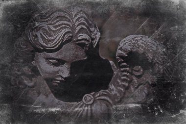 Retro tarzı antik bir ölüm meleği heykeli.. 