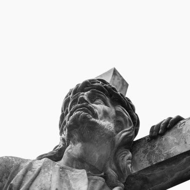 Çarmıhlı eski bir İsa heykeli. Kapatın. Gözlere odaklan. Boş kopyalama alanı. 