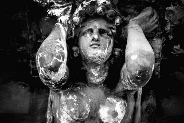 Sporca Statua Antica Pietra Della Dea Olimpica Dell Amore Della — Foto Stock