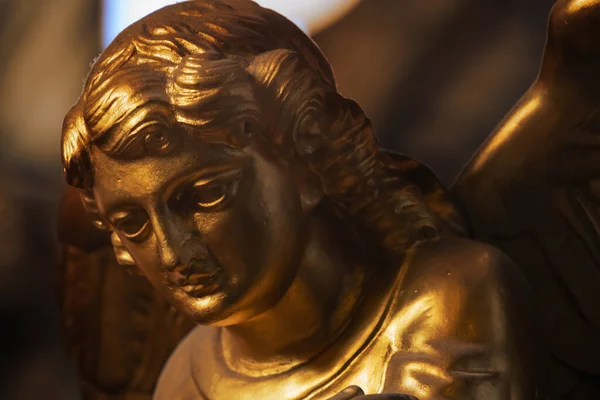 Gouden Engel Antiek Standbeeld Religie Geloof Dood Opstanding Eeuwigheidsconcept — Stockfoto