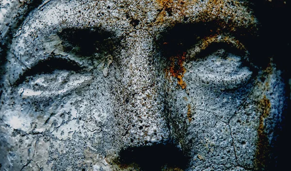 Bakire Meryem. Antik çatlak heykel. Din, inanç kavramı