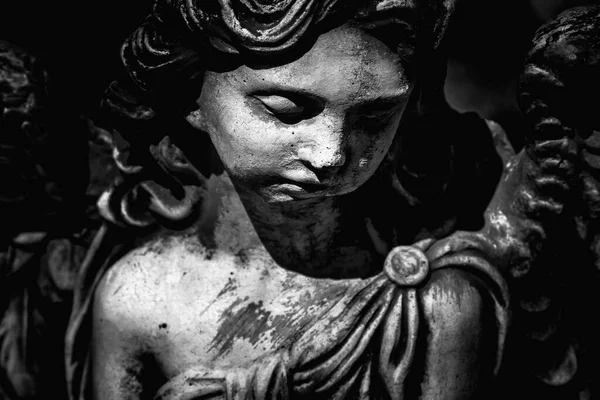 Tristes Ojos Ángel Estatua Antigua Muerte Dolor Concepto Fin Vida —  Fotos de Stock