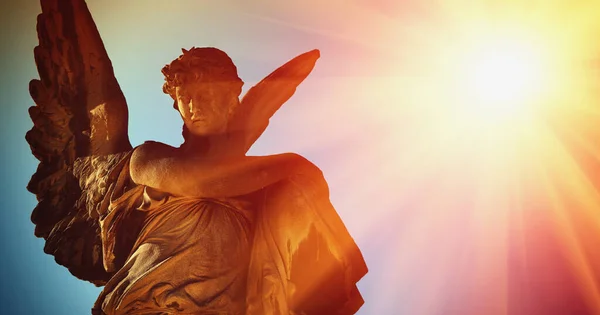 Ancient Statue Golden Angel Illuminated Sunlight — Stock Photo, Image