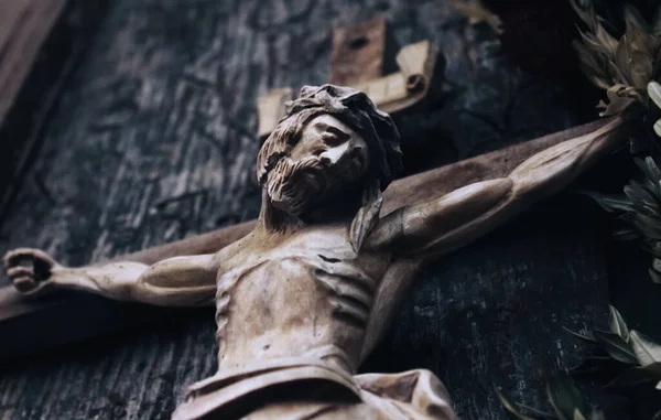 赫里主义者被钉十字架的雕像碎片 横向图像 — 图库照片