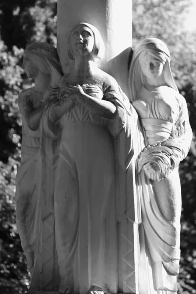 Figure Of A Praying Angel — Stock Photo, Image