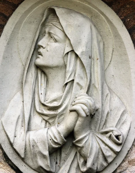 Virgin Mary in tears (statue) — Stock Photo, Image