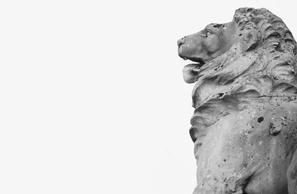 Sculpture of a lion as a symbol of strength and greatness — Stock Photo, Image