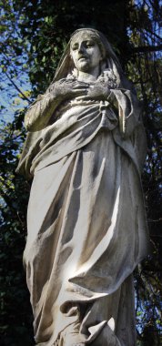 Bakire Meryem heykeli