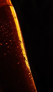 Bardak koyu bira (parça)