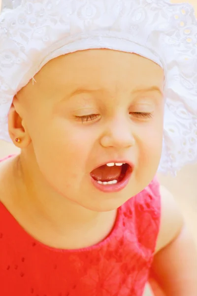 Beautiful child-girl is singing — Stock Photo, Image