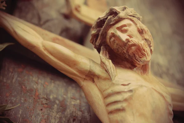 Jesus Cristo crucificado (uma antiga escultura de madeira ) — Fotografia de Stock