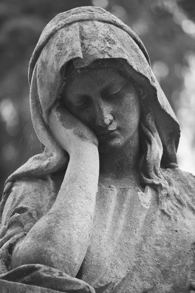 Statue Of Women On Tomb — Stock Photo, Image