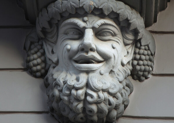 Статуя Вакха (Диониса)
)