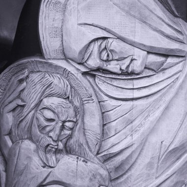 Meryem ve İsa heykeli