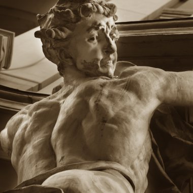  Yunan mitolojisinde (Phoebus - Roma mitolojisinde Tanrı Apollon)