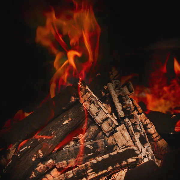 Hintergrund des Feuers als Symbol der Hölle und der ewigen Qual — Stockfoto