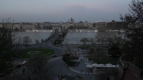 Real Time Aerial View Chain Bridge Night City Budapest Hungary — стоковое видео