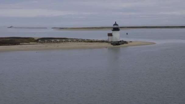 Färja Lämnar Nantucket Brant Point Fyr View — Stockvideo